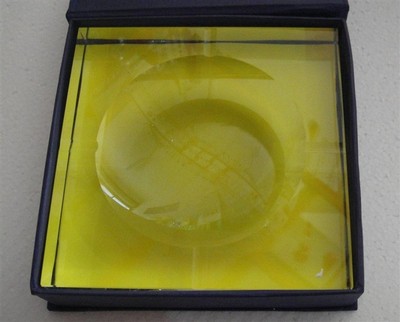 深圳彩色煙灰缸批發(fā)零售與工藝美術(shù)品定制服務(wù)